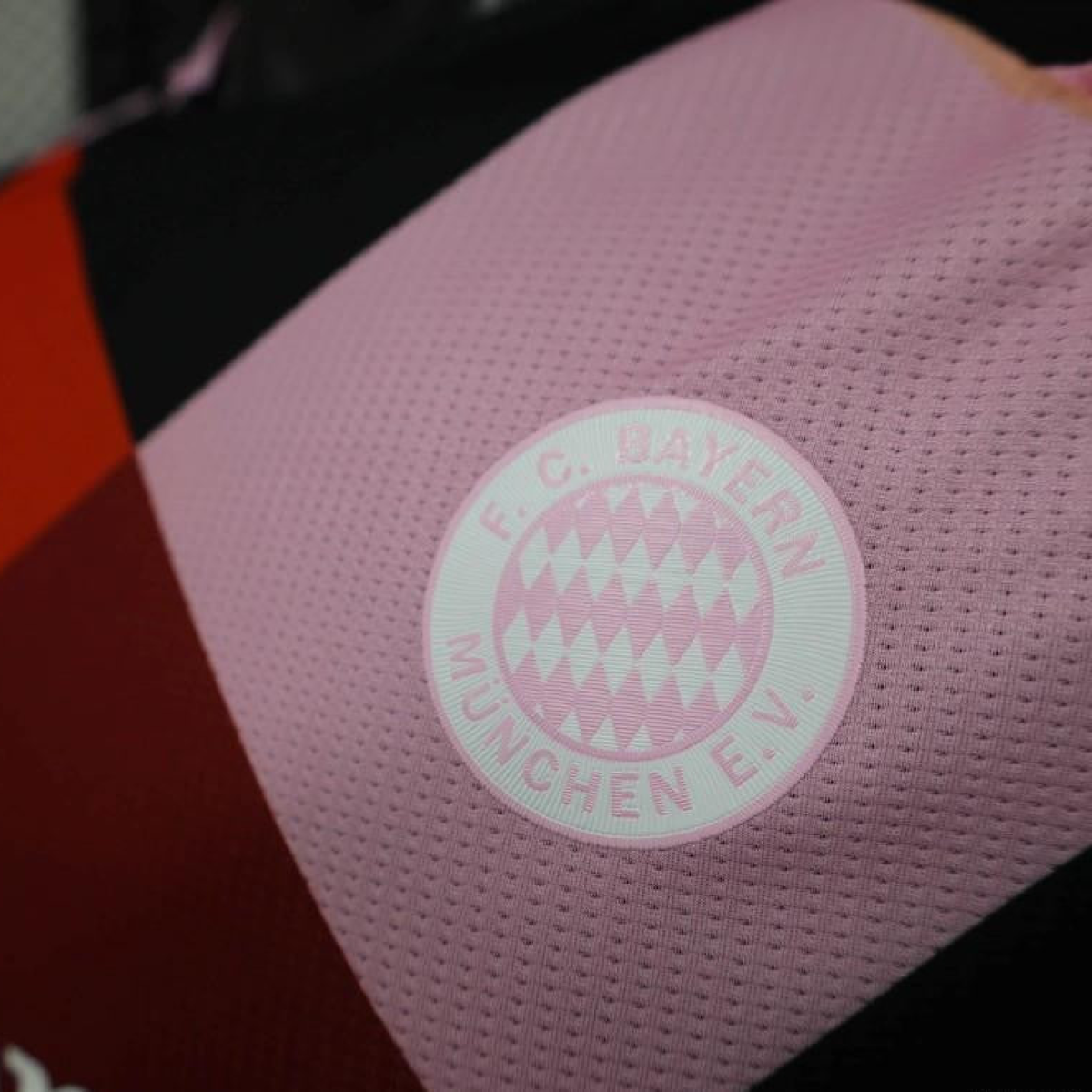 25/26 Player Version Bayern Munich Training Grid Pattern Jersey