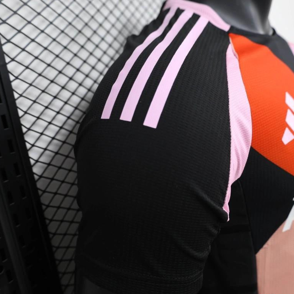 25/26 Player Version Bayern Munich Training Grid Pattern Jersey
