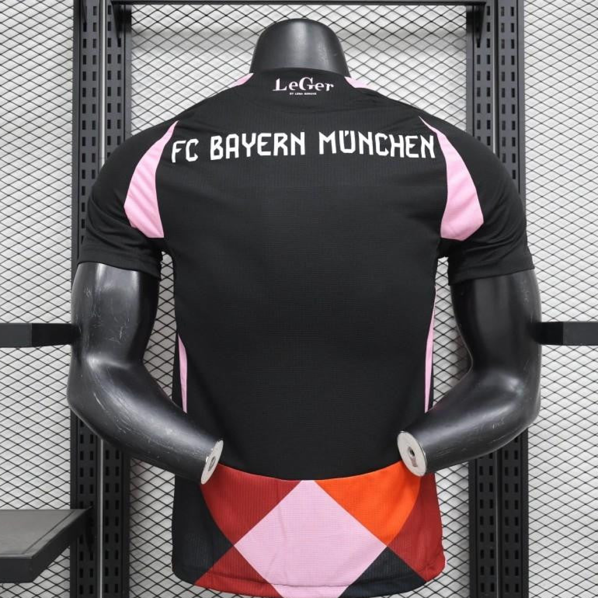 25/26 Player Version Bayern Munich Training Grid Pattern Jersey