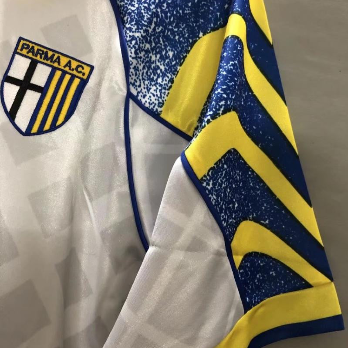 Retro 95/97 Parma Home Soccer Jersey