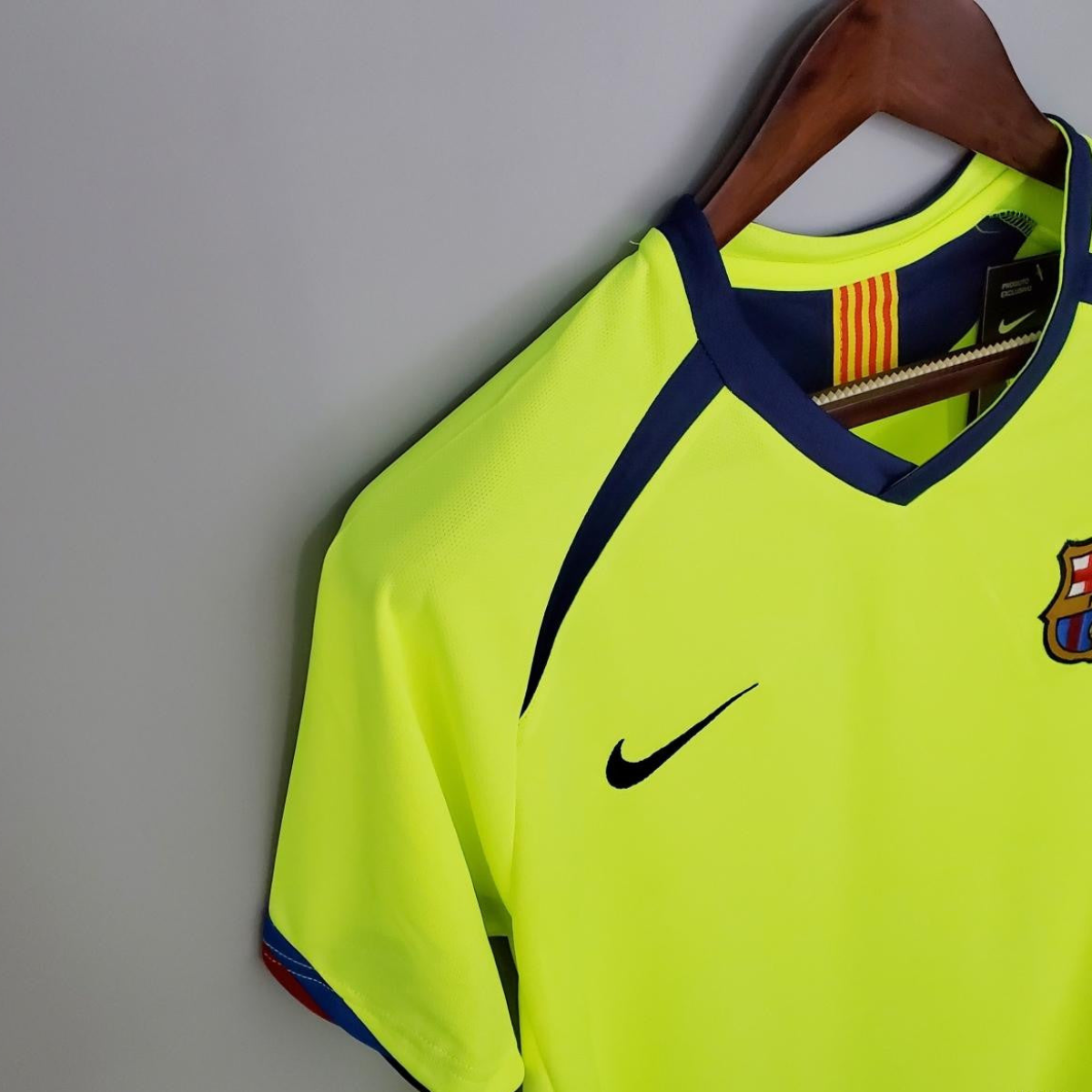 Retro Barcelona 05/06 away Soccer Jersey