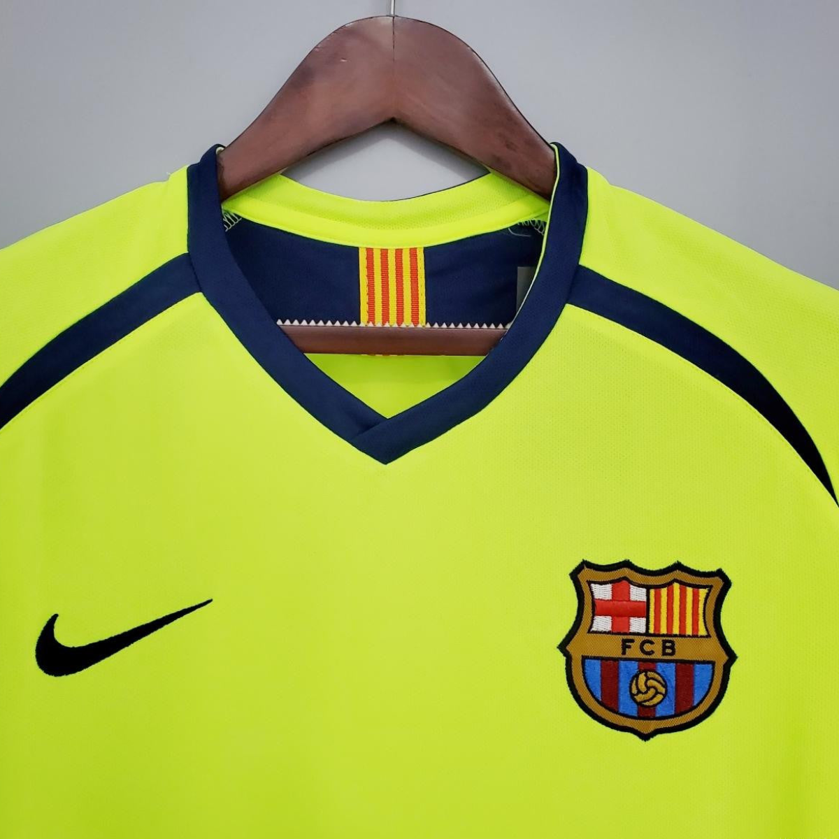 Retro Barcelona 05/06 away Soccer Jersey