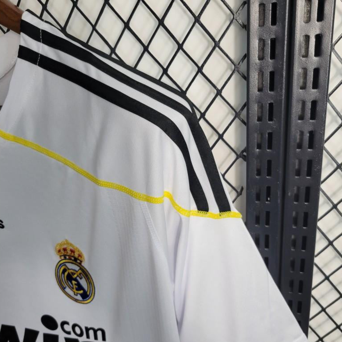 Retro 09/10 Real Madrid Home Jersey